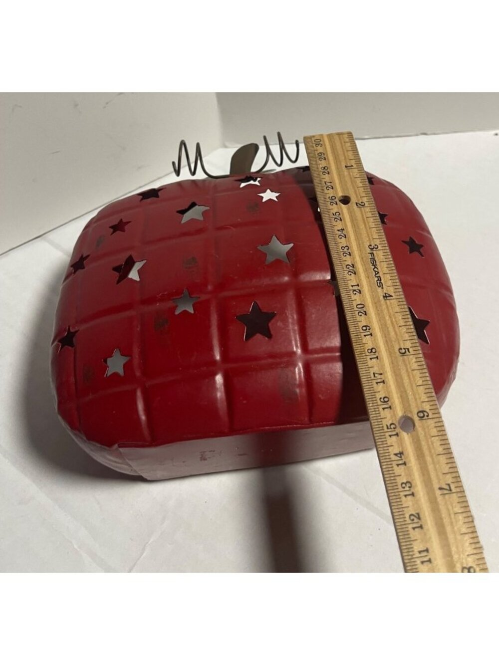 Metal Apple Star Cutout Tea Light Candle Holders Red Set Of 2 Rustic Home Decor - Picture 15 of 16
